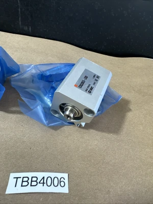 NEW SMC CDQ2B20-20D