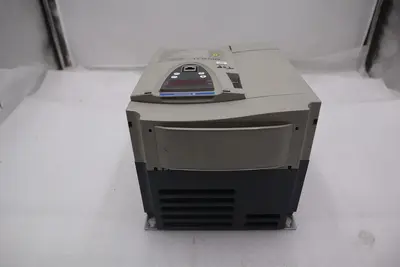NEW SCHNEIDER variable speed drive ATV71HD11N4Z 15 HP STOCK 2313-C