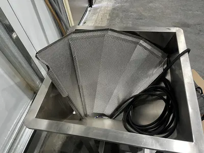 SS Hopper w/ Vibratory Feeder