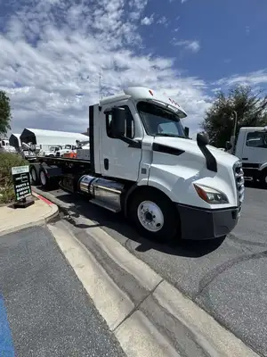 Used 2019 FREIGHTLINER CASCADIA 112 Hooklifts & Roll-Offs California US | Commerce Truck Equipment Sales #1548708
