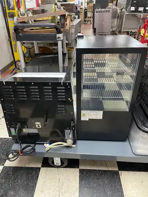 New | in-Stock JEVO Used JEVO Commercial Automatic Jello Shot Bar Machine, Cooler and Accessories -Shir Beverage Dispensers Illinois US | Falcon Restaurant Supply #1376425