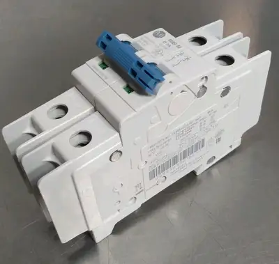 Allen-Bradley 1489-M2D030 Ser D Circuit Breaker Loc4E4