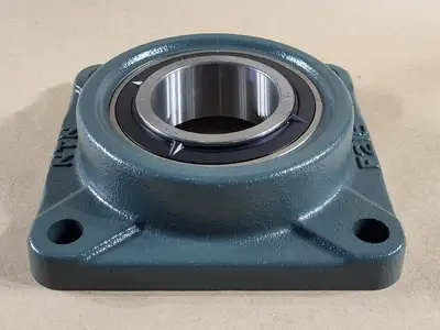 NEW NTN UKF215D1