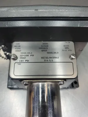 United Electric Controls S156B Type H115 Pressure Switch, 10-100psi. 6E-18