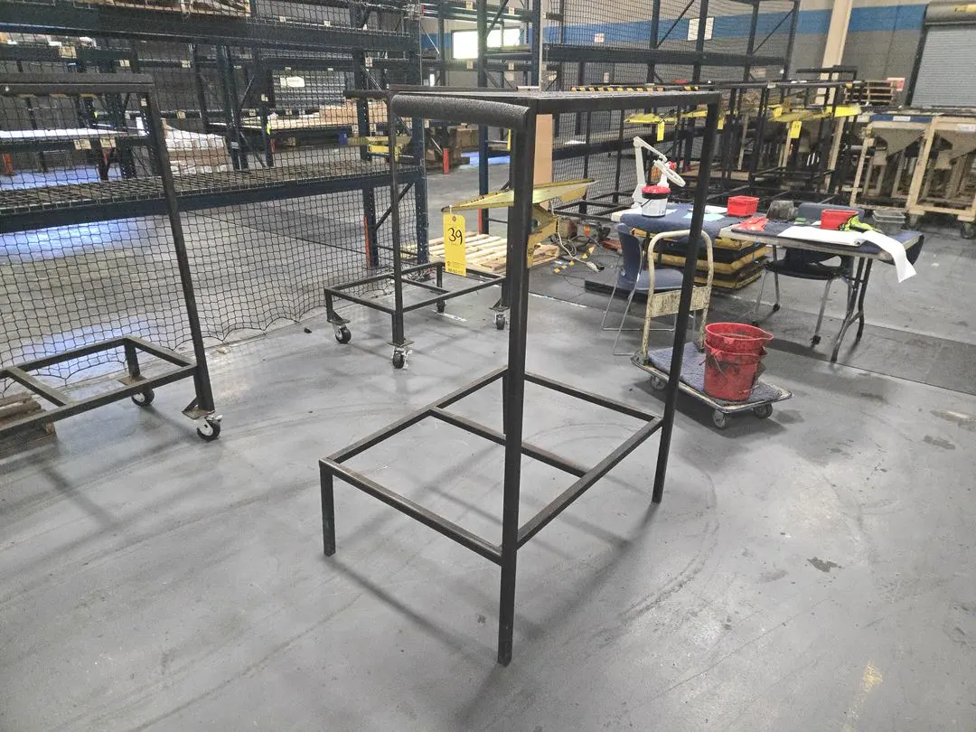 (1)Pallet Stand