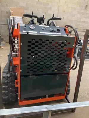 LANDHERO Mini Skid Steer Loader 2025