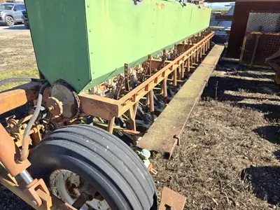 USED 1986 JOHN DEERE 7000