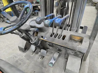Hyundai LPG Double Stage Forklift w/ Side Shift, 5,000lb Capacity; Unknown Hours, Gauge