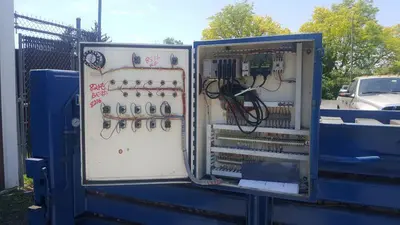 International AUTO TIE IB 4430-50 Baler