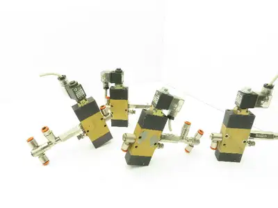 Pneumax 414/2.32.0.12NA.M2 Pneumatic Solenoid Valve 3/2 Pos 110V  Lot of 4
