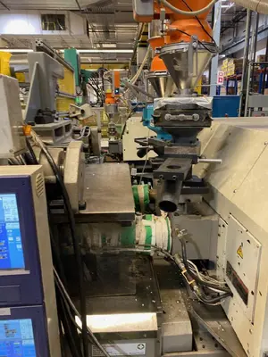 2016 TOSHIBA ECM240NV30-2Y-2Y 2-COLOR Injection Molding Horizontal/Vertical | Machinery Network (3)
