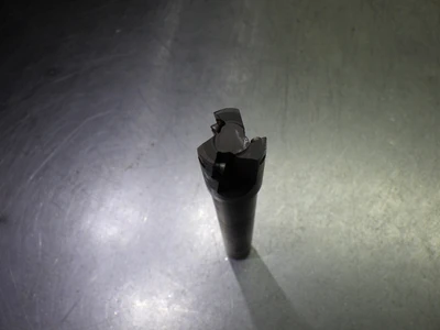 Kennametal 7/8" 3 Flute Coolant Thru Endmill M1D088E1003C075L670 (LOC1709)