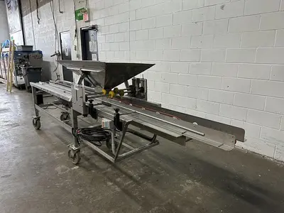 Berry Volumetric Clamshell Filler