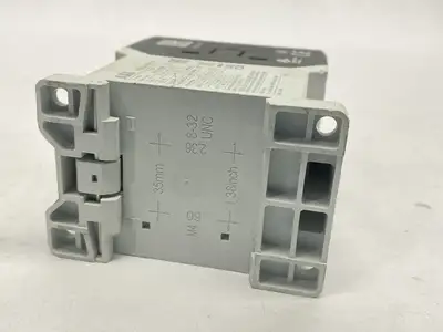 USED ABB CONTACTOR 3-POLE 25A 24VDC COIL