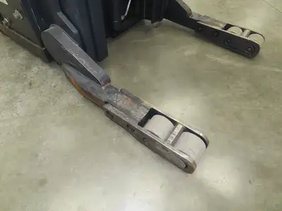 Doosan Forklift Stand On 36V Electric Pantograph Reach Truck 3714lbs 4475h 20' L