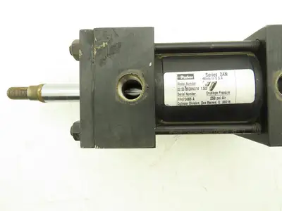 Parker BB2ANU14 Pneumatic Air Cylinder 2.5" Bore 1.5" Stroke Rear Clevis