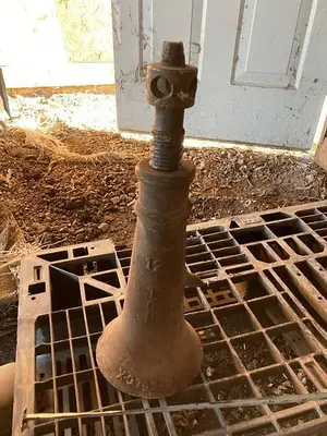 Used DUFF NORTON 12 TON VINTAGE ANTIQUE SCREW JACK FOR LEVELING CABLE TOOL Jack Lifters Pennsylvania US | East West Machinery & Drilling #1417570