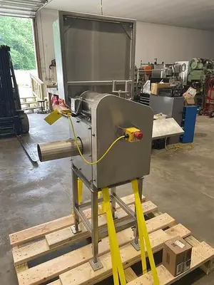NEW REGAL EQUIPMENT INC. COMMERCIAL SPEAR CUTTING MACHINE