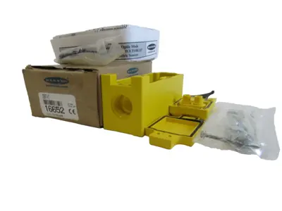 NEW BANNER ENGINEERING SBFX1 SCANNER BLOCK 16652