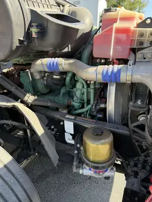 Used 2019 VOLVO VNR64300 Rolloff Trucks California US | Commerce Truck Equipment Sales #1548721