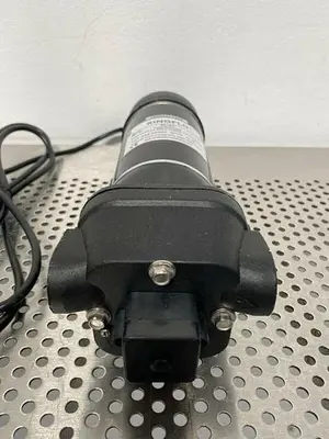 USED SINGLO FL-41 WATER SYSTEM PRESSURE DIAPHRAGM PUMP 4.5 GPM 17L / MIN