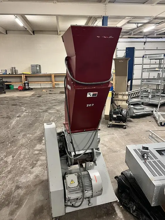Used WITTMANN ML 33 Granulators Michigan US | Ruder Equipment #477167