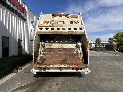 Used 2014 PETERBILT 365 Garbage trucks California US | Big Truck & Equipment #1412211