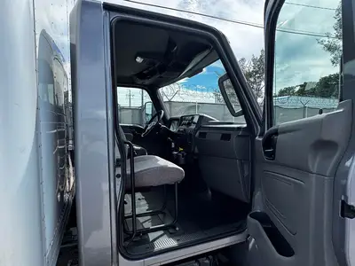 Used 2023 INTERNATIONAL MV607 Box trucks Florida US | Truck and Van Outlet #1509128