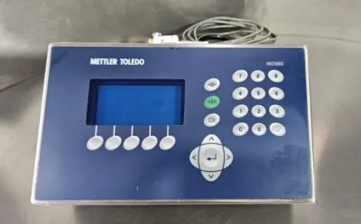 Mettler Toledo IND560 Panel Weighing Terminal 100 - 240V AC Loc2D13