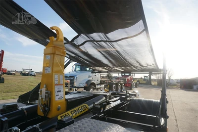 Used 2027 ISUZU FVR Hooklifts & Roll-Offs Texas US | Roll Off Truck World #1491763