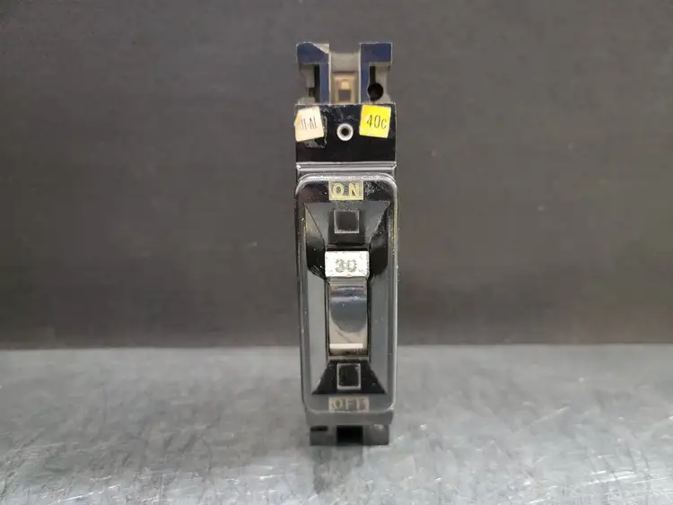 Used FEDERAL PIONEER NEF313030 Switchgears British Columbia CA | Lenmark #243945
