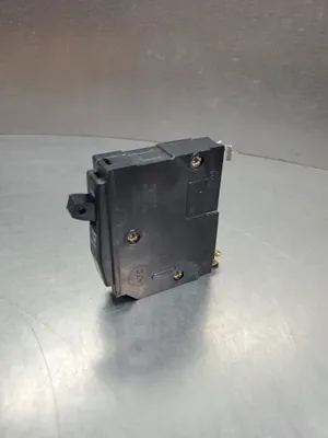 Square D QO115 15A 1-Pole Plug-on Circuit Breaker. 4B-38