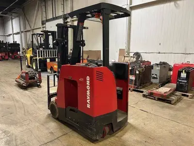 Used 2018 RAYMOND 415C35TT 3-Wheel Stand up Electric Counterbalance Forklifts Illinois US | Somerset Equipment Sales #1546204