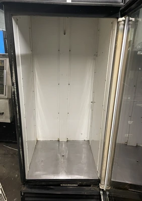 174-0061 True GDM-26 Single Glass Door Self Contained Cooler