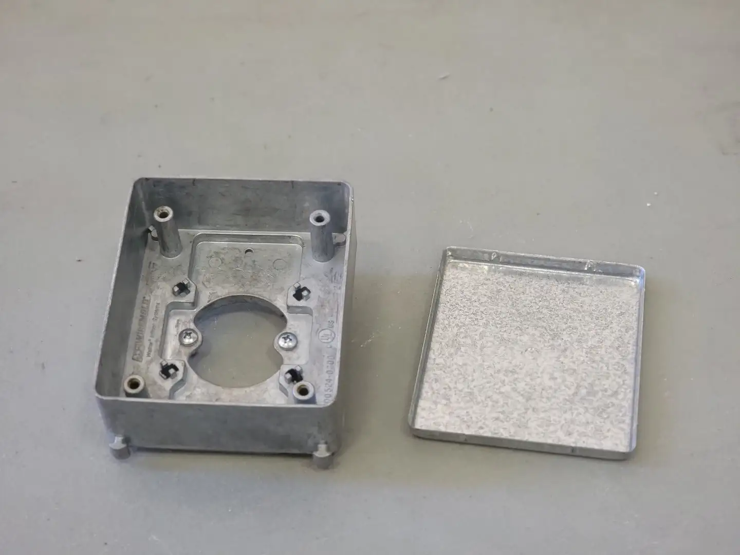 New | in-Stock WIREMOLD 4220 Misc Electrical & Power Parts British Columbia CA | Lenmark #254069