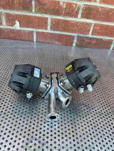 Used 2 ITT PURE FLO ADVANTAGE 3 - WAY DIAPHRAGM VALVE W/ 1" SANITARY FITTING Valves/Fittings California US | Equipment Lab #485689
