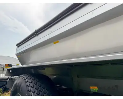 Used UNVERFERTH _UNKNOWN_ Dry Spreaders Iowa US | Keast Enterprises #1360494