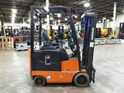 USED 2019 DOOSAN BC15S-5