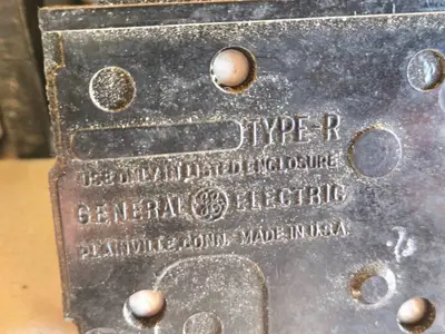 General Electric Circuit Breakers, Electrical Parts and Accessories - Unkown Condition