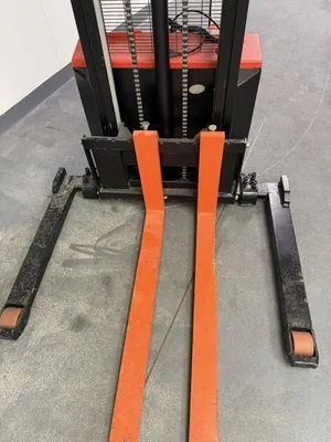 PRESTO 5010789 Dumpers & Lifts | Envoy Equipment LLC (2)