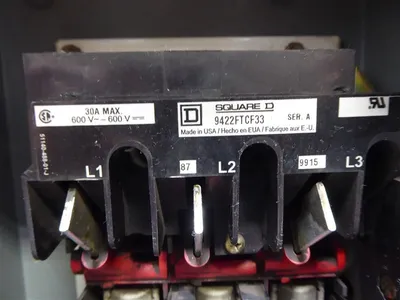 Square D 8538SCG14V81F4T Fusible Combination Starter NEMA 1 30 A 575V Used