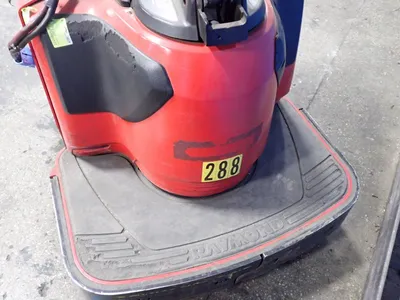 USED THE RAYMOND CORPORATION 8410