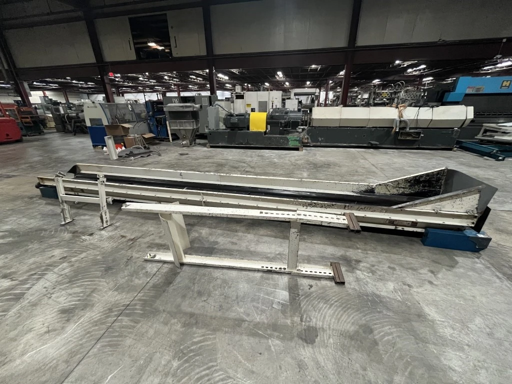 24" Wide x 25' Long Cleated Incline Conveyor
