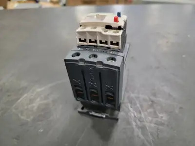 USED SCHNEIDER ELECTRIC LRD340