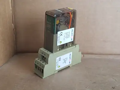 Relay PRS11N04TB w/ Socket PSF1A