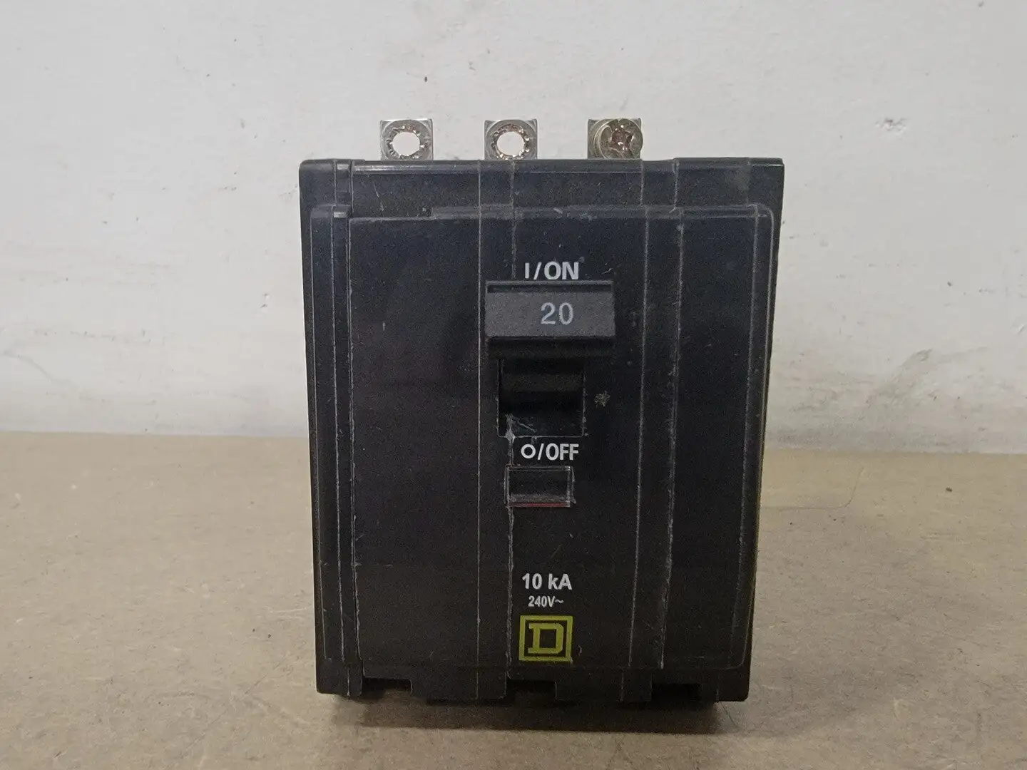 USED SQUARE D QOB320