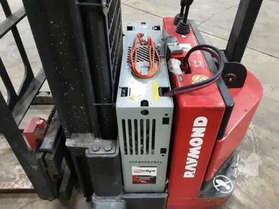 USED 2017 RAYMOND RSS40