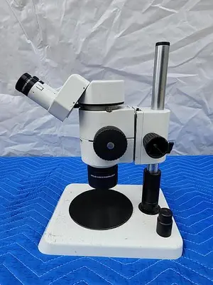 WILD HEERBRUGG MICROSCOPE WITH ESD22 EYEPIECES