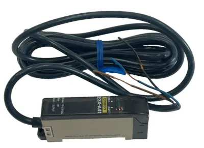 NEW OMRON E3X-A41 PHOTOELECTRIC SWITCH 10-30 VDC 2M E3XA41