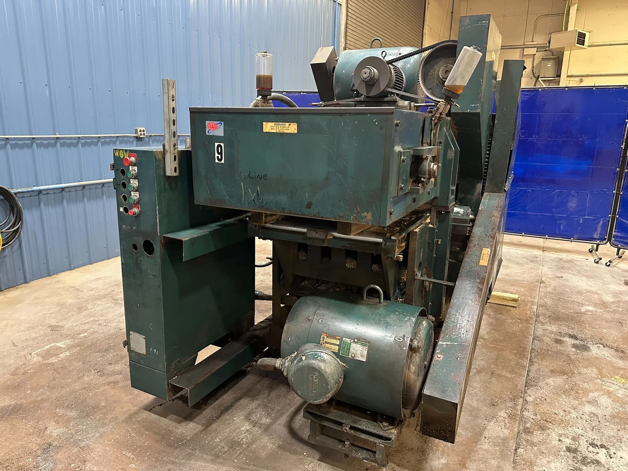 USED 1989 OLIVER 2072